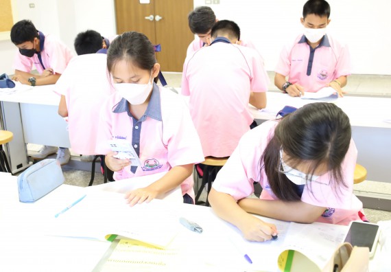 ภาพกิจกรรม  คณะวิทยาศาสตร์และเทคโนโลยี ร่วมกับโรงเรียนพิจิตรพิทยาคม จัดโครงการพัฒนาผู้เรียนมีผลสัมฤทธิ์ทางวิชาการ กิจกรรมพัฒนาศักยภาพนักเรียนห้องเรียนพิเศษวิทยาศาสตร์ฯ SMAT