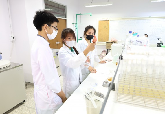 ภาพกิจกรรม  คณะวิทยาศาสตร์และเทคโนโลยี ร่วมกับโรงเรียนพิจิตรพิทยาคม จัดโครงการพัฒนาผู้เรียนมีผลสัมฤทธิ์ทางวิชาการ กิจกรรมพัฒนาศักยภาพนักเรียนห้องเรียนพิเศษวิทยาศาสตร์ฯ SMAT