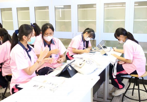 ภาพกิจกรรม  คณะวิทยาศาสตร์และเทคโนโลยี ร่วมกับโรงเรียนพิจิตรพิทยาคม จัดโครงการพัฒนาผู้เรียนมีผลสัมฤทธิ์ทางวิชาการ กิจกรรมพัฒนาศักยภาพนักเรียนห้องเรียนพิเศษวิทยาศาสตร์ฯ SMAT