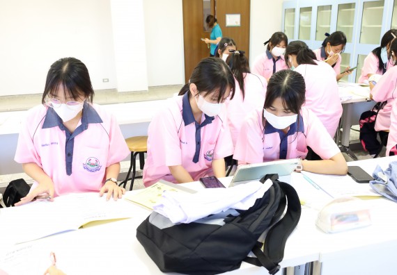 ภาพกิจกรรม  คณะวิทยาศาสตร์และเทคโนโลยี ร่วมกับโรงเรียนพิจิตรพิทยาคม จัดโครงการพัฒนาผู้เรียนมีผลสัมฤทธิ์ทางวิชาการ กิจกรรมพัฒนาศักยภาพนักเรียนห้องเรียนพิเศษวิทยาศาสตร์ฯ SMAT