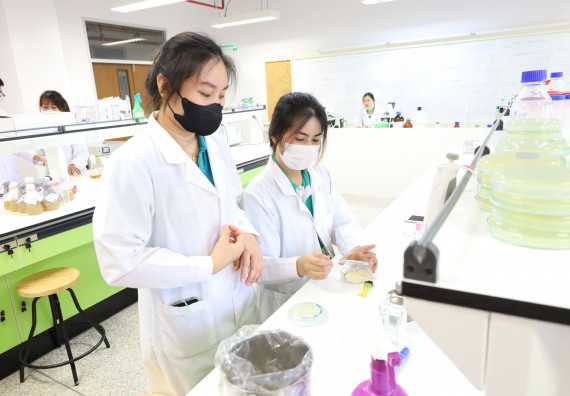 ภาพกิจกรรม  คณะวิทยาศาสตร์และเทคโนโลยี ร่วมกับโรงเรียนพิจิตรพิทยาคม จัดโครงการพัฒนาผู้เรียนมีผลสัมฤทธิ์ทางวิชาการ กิจกรรมพัฒนาศักยภาพนักเรียนห้องเรียนพิเศษวิทยาศาสตร์ฯ SMAT