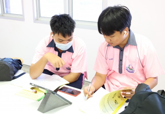 ภาพกิจกรรม  คณะวิทยาศาสตร์และเทคโนโลยี ร่วมกับโรงเรียนพิจิตรพิทยาคม จัดโครงการพัฒนาผู้เรียนมีผลสัมฤทธิ์ทางวิชาการ กิจกรรมพัฒนาศักยภาพนักเรียนห้องเรียนพิเศษวิทยาศาสตร์ฯ SMAT