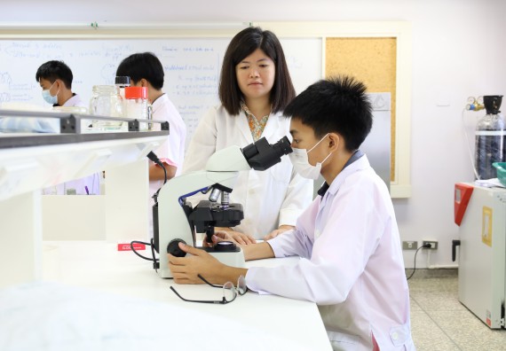 ภาพกิจกรรม  คณะวิทยาศาสตร์และเทคโนโลยี ร่วมกับโรงเรียนพิจิตรพิทยาคม จัดโครงการพัฒนาผู้เรียนมีผลสัมฤทธิ์ทางวิชาการ กิจกรรมพัฒนาศักยภาพนักเรียนห้องเรียนพิเศษวิทยาศาสตร์ฯ SMAT