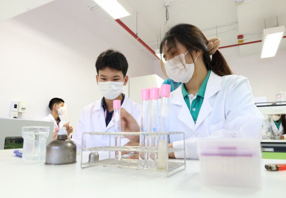 ภาพกิจกรรม  คณะวิทยาศาสตร์และเทคโนโลยี ร่วมกับโรงเรียนพิจิตรพิทยาคม จัดโครงการพัฒนาผู้เรียนมีผลสัมฤทธิ์ทางวิชาการ กิจกรรมพัฒนาศักยภาพนักเรียนห้องเรียนพิเศษวิทยาศาสตร์ฯ SMAT