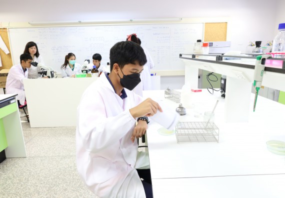 ภาพกิจกรรม  คณะวิทยาศาสตร์และเทคโนโลยี ร่วมกับโรงเรียนพิจิตรพิทยาคม จัดโครงการพัฒนาผู้เรียนมีผลสัมฤทธิ์ทางวิชาการ กิจกรรมพัฒนาศักยภาพนักเรียนห้องเรียนพิเศษวิทยาศาสตร์ฯ SMAT