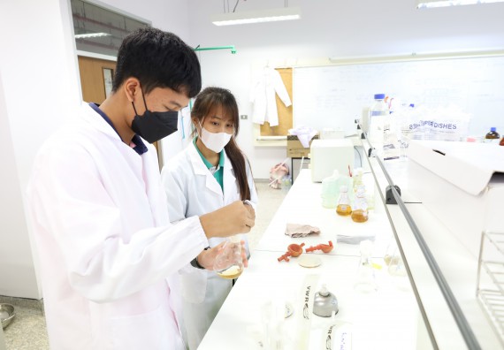 ภาพกิจกรรม  คณะวิทยาศาสตร์และเทคโนโลยี ร่วมกับโรงเรียนพิจิตรพิทยาคม จัดโครงการพัฒนาผู้เรียนมีผลสัมฤทธิ์ทางวิชาการ กิจกรรมพัฒนาศักยภาพนักเรียนห้องเรียนพิเศษวิทยาศาสตร์ฯ SMAT