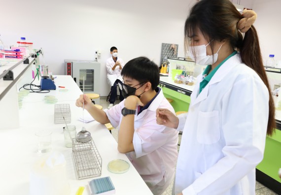 ภาพกิจกรรม  คณะวิทยาศาสตร์และเทคโนโลยี ร่วมกับโรงเรียนพิจิตรพิทยาคม จัดโครงการพัฒนาผู้เรียนมีผลสัมฤทธิ์ทางวิชาการ กิจกรรมพัฒนาศักยภาพนักเรียนห้องเรียนพิเศษวิทยาศาสตร์ฯ SMAT