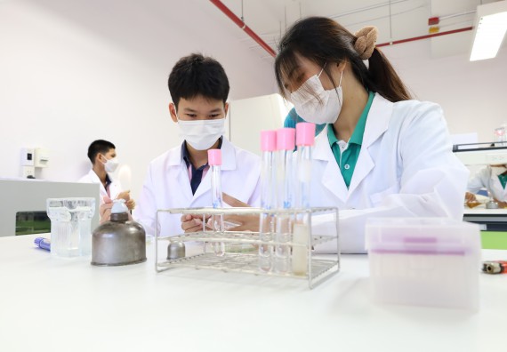 ภาพกิจกรรม  คณะวิทยาศาสตร์และเทคโนโลยี ร่วมกับโรงเรียนพิจิตรพิทยาคม จัดโครงการพัฒนาผู้เรียนมีผลสัมฤทธิ์ทางวิชาการ กิจกรรมพัฒนาศักยภาพนักเรียนห้องเรียนพิเศษวิทยาศาสตร์ฯ SMAT