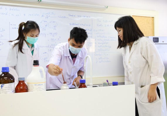 ภาพกิจกรรม  คณะวิทยาศาสตร์และเทคโนโลยี ร่วมกับโรงเรียนพิจิตรพิทยาคม จัดโครงการพัฒนาผู้เรียนมีผลสัมฤทธิ์ทางวิชาการ กิจกรรมพัฒนาศักยภาพนักเรียนห้องเรียนพิเศษวิทยาศาสตร์ฯ SMAT