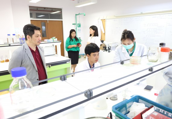 ภาพกิจกรรม  คณะวิทยาศาสตร์และเทคโนโลยี ร่วมกับโรงเรียนพิจิตรพิทยาคม จัดโครงการพัฒนาผู้เรียนมีผลสัมฤทธิ์ทางวิชาการ กิจกรรมพัฒนาศักยภาพนักเรียนห้องเรียนพิเศษวิทยาศาสตร์ฯ SMAT