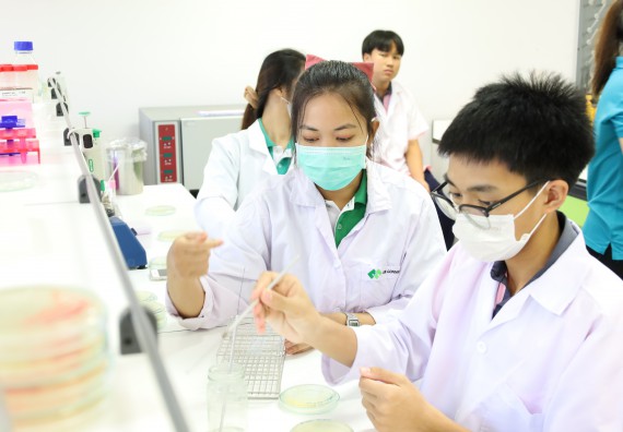 ภาพกิจกรรม  คณะวิทยาศาสตร์และเทคโนโลยี ร่วมกับโรงเรียนพิจิตรพิทยาคม จัดโครงการพัฒนาผู้เรียนมีผลสัมฤทธิ์ทางวิชาการ กิจกรรมพัฒนาศักยภาพนักเรียนห้องเรียนพิเศษวิทยาศาสตร์ฯ SMAT