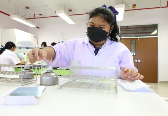 ภาพกิจกรรม  คณะวิทยาศาสตร์และเทคโนโลยี ร่วมกับโรงเรียนพิจิตรพิทยาคม จัดโครงการพัฒนาผู้เรียนมีผลสัมฤทธิ์ทางวิชาการ กิจกรรมพัฒนาศักยภาพนักเรียนห้องเรียนพิเศษวิทยาศาสตร์ฯ SMAT