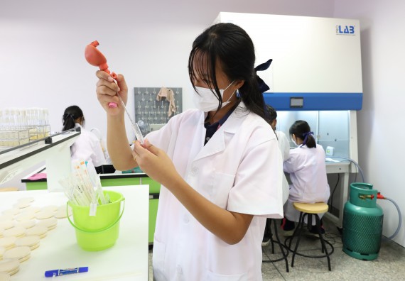 ภาพกิจกรรม  คณะวิทยาศาสตร์และเทคโนโลยี ร่วมกับโรงเรียนพิจิตรพิทยาคม จัดโครงการพัฒนาผู้เรียนมีผลสัมฤทธิ์ทางวิชาการ กิจกรรมพัฒนาศักยภาพนักเรียนห้องเรียนพิเศษวิทยาศาสตร์ฯ SMAT