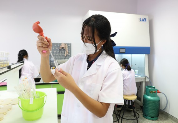 ภาพกิจกรรม  คณะวิทยาศาสตร์และเทคโนโลยี ร่วมกับโรงเรียนพิจิตรพิทยาคม จัดโครงการพัฒนาผู้เรียนมีผลสัมฤทธิ์ทางวิชาการ กิจกรรมพัฒนาศักยภาพนักเรียนห้องเรียนพิเศษวิทยาศาสตร์ฯ SMAT