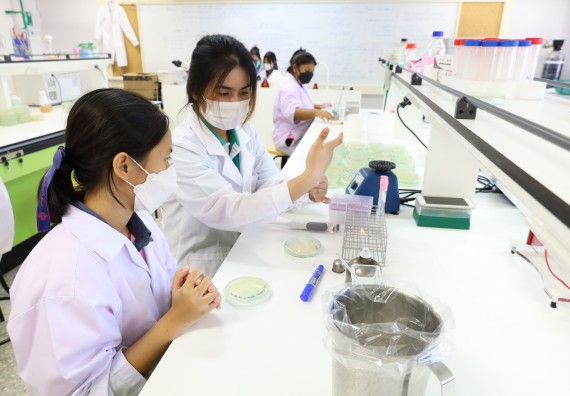 ภาพกิจกรรม  คณะวิทยาศาสตร์และเทคโนโลยี ร่วมกับโรงเรียนพิจิตรพิทยาคม จัดโครงการพัฒนาผู้เรียนมีผลสัมฤทธิ์ทางวิชาการ กิจกรรมพัฒนาศักยภาพนักเรียนห้องเรียนพิเศษวิทยาศาสตร์ฯ SMAT