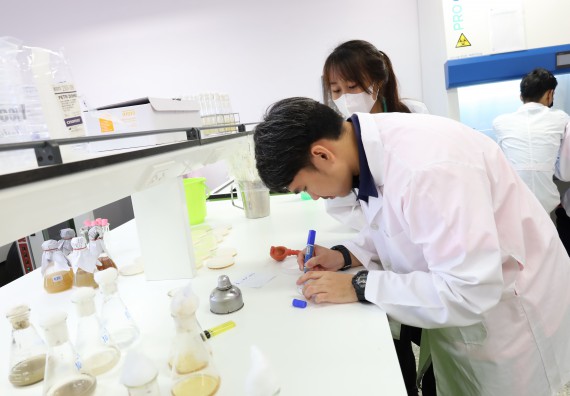 ภาพกิจกรรม  คณะวิทยาศาสตร์และเทคโนโลยี ร่วมกับโรงเรียนพิจิตรพิทยาคม จัดโครงการพัฒนาผู้เรียนมีผลสัมฤทธิ์ทางวิชาการ กิจกรรมพัฒนาศักยภาพนักเรียนห้องเรียนพิเศษวิทยาศาสตร์ฯ SMAT