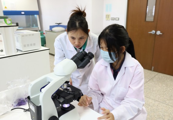 ภาพกิจกรรม  คณะวิทยาศาสตร์และเทคโนโลยี ร่วมกับโรงเรียนพิจิตรพิทยาคม จัดโครงการพัฒนาผู้เรียนมีผลสัมฤทธิ์ทางวิชาการ กิจกรรมพัฒนาศักยภาพนักเรียนห้องเรียนพิเศษวิทยาศาสตร์ฯ SMAT