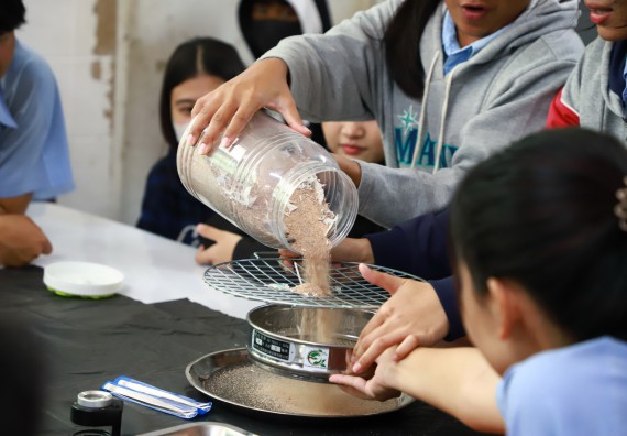 ภาพกิจกรรม  คณะวิทยาศาสตร์และเทคโนโลยี จัดค่ายวิทยาศาสตร์สัญจร ปีการศึกษา 2566  โรงเรียนทุ่งทรายวิทยา