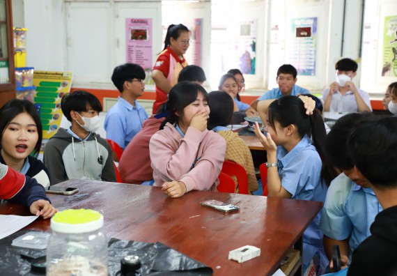 ภาพกิจกรรม  คณะวิทยาศาสตร์และเทคโนโลยี จัดค่ายวิทยาศาสตร์สัญจร ปีการศึกษา 2566  โรงเรียนทุ่งทรายวิทยา