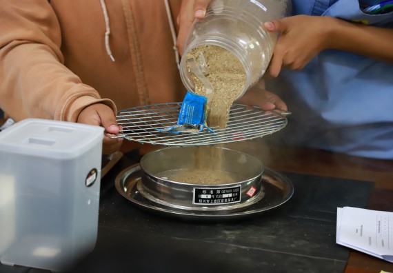 ภาพกิจกรรม  คณะวิทยาศาสตร์และเทคโนโลยี จัดค่ายวิทยาศาสตร์สัญจร ปีการศึกษา 2566  โรงเรียนทุ่งทรายวิทยา