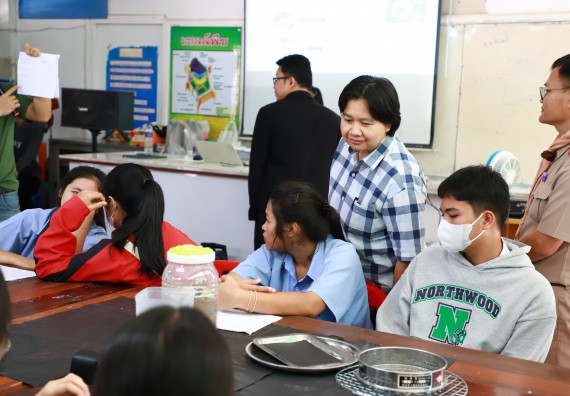 ภาพกิจกรรม  คณะวิทยาศาสตร์และเทคโนโลยี จัดค่ายวิทยาศาสตร์สัญจร ปีการศึกษา 2566  โรงเรียนทุ่งทรายวิทยา