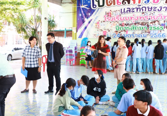 ภาพกิจกรรม  คณะวิทยาศาสตร์และเทคโนโลยี จัดค่ายวิทยาศาสตร์สัญจร ปีการศึกษา 2566  โรงเรียนทุ่งทรายวิทยา