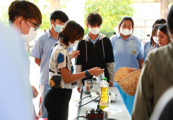ภาพกิจกรรม  คณะวิทยาศาสตร์และเทคโนโลยี จัดค่ายวิทยาศาสตร์สัญจร ปีการศึกษา 2566  โรงเรียนทุ่งทรายวิทยา