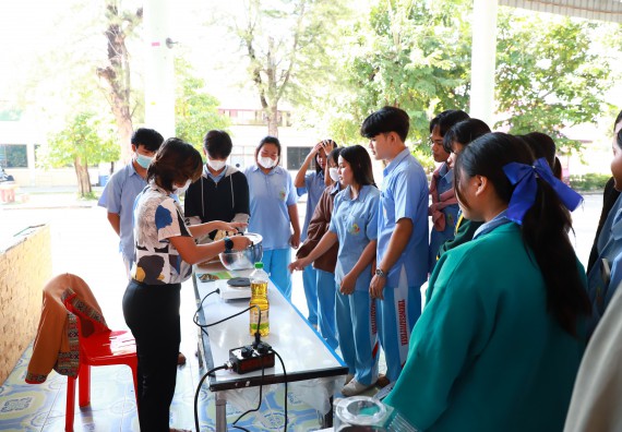 ภาพกิจกรรม  คณะวิทยาศาสตร์และเทคโนโลยี จัดค่ายวิทยาศาสตร์สัญจร ปีการศึกษา 2566  โรงเรียนทุ่งทรายวิทยา