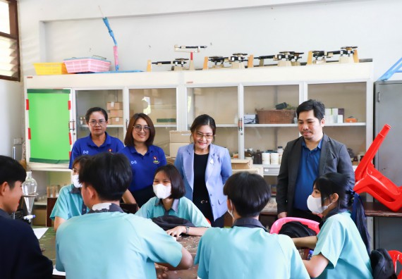 ภาพกิจกรรม  คณะวิทยาศาสตร์และเทคโนโลยี จัดค่ายวิทยาศาสตร์สัญจร ปีการศึกษา 2566  โรงเรียนปางมะค่าวิทยาคม