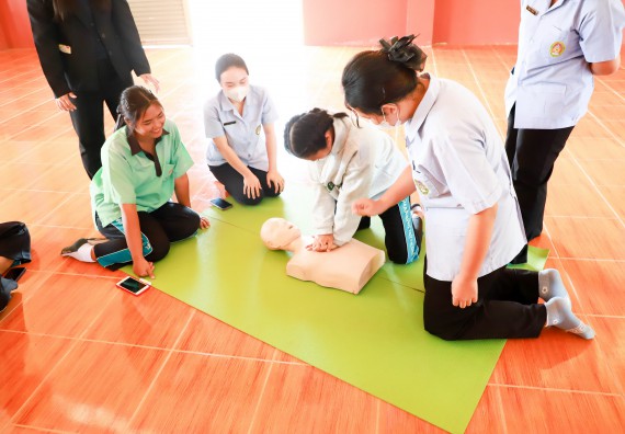 ภาพกิจกรรม  คณะวิทยาศาสตร์และเทคโนโลยี จัดค่ายวิทยาศาสตร์สัญจร ปีการศึกษา 2566  โรงเรียนปางมะค่าวิทยาคม