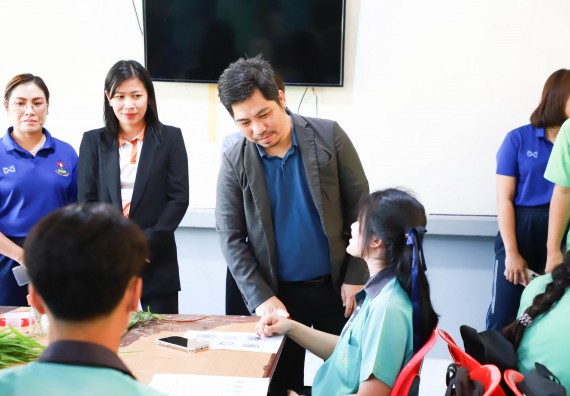 ภาพกิจกรรม  คณะวิทยาศาสตร์และเทคโนโลยี จัดค่ายวิทยาศาสตร์สัญจร ปีการศึกษา 2566  โรงเรียนปางมะค่าวิทยาคม