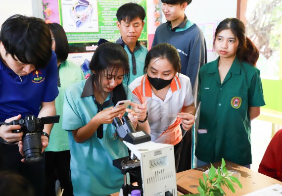 ภาพกิจกรรม  คณะวิทยาศาสตร์และเทคโนโลยี จัดค่ายวิทยาศาสตร์สัญจร ปีการศึกษา 2566  โรงเรียนปางมะค่าวิทยาคม