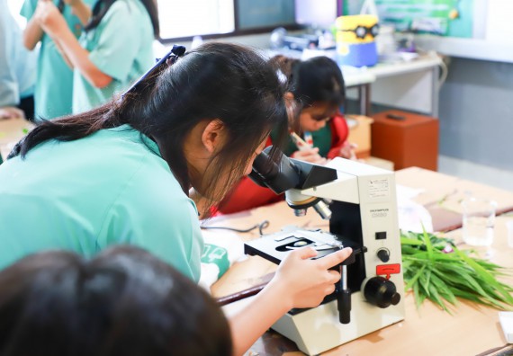 ภาพกิจกรรม  คณะวิทยาศาสตร์และเทคโนโลยี จัดค่ายวิทยาศาสตร์สัญจร ปีการศึกษา 2566  โรงเรียนปางมะค่าวิทยาคม