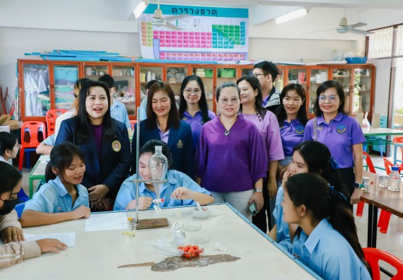 ภาพกิจกรรม   คณะวิทยาศาสตร์และเทคโนโลยี จัดค่ายวิทยาศาสตร์สัญจร ปีการศึกษา 2566  โรงเรียนคลองลานวิทยา