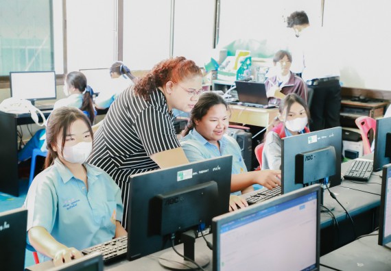 ภาพกิจกรรม   คณะวิทยาศาสตร์และเทคโนโลยี จัดค่ายวิทยาศาสตร์สัญจร ปีการศึกษา 2566  โรงเรียนคลองลานวิทยา