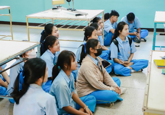 ภาพกิจกรรม   คณะวิทยาศาสตร์และเทคโนโลยี จัดค่ายวิทยาศาสตร์สัญจร ปีการศึกษา 2566  โรงเรียนคลองลานวิทยา