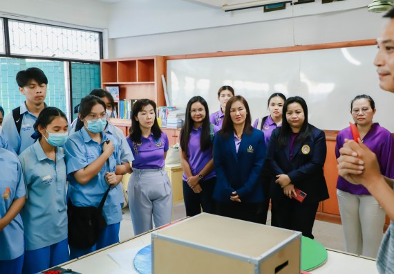 ภาพกิจกรรม   คณะวิทยาศาสตร์และเทคโนโลยี จัดค่ายวิทยาศาสตร์สัญจร ปีการศึกษา 2566  โรงเรียนคลองลานวิทยา