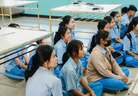 ภาพกิจกรรม   คณะวิทยาศาสตร์และเทคโนโลยี จัดค่ายวิทยาศาสตร์สัญจร ปีการศึกษา 2566  โรงเรียนคลองลานวิทยา