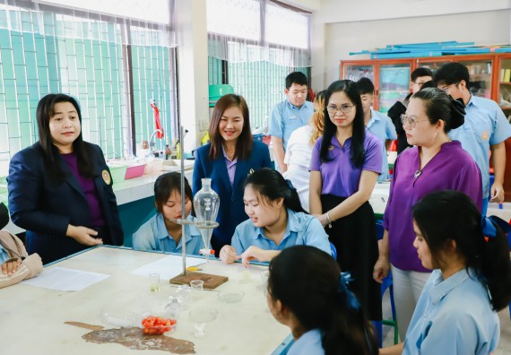 ภาพกิจกรรม   คณะวิทยาศาสตร์และเทคโนโลยี จัดค่ายวิทยาศาสตร์สัญจร ปีการศึกษา 2566  โรงเรียนคลองลานวิทยา