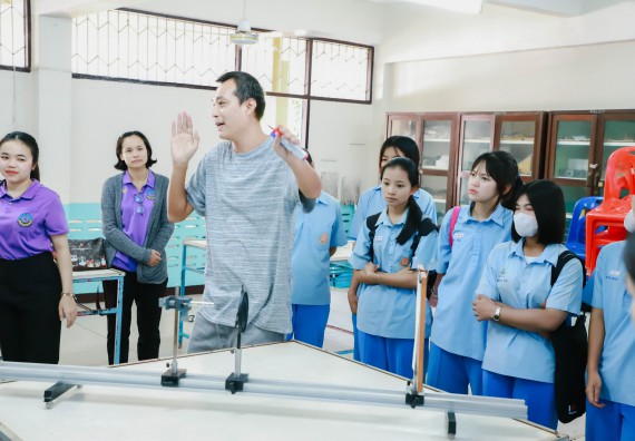 ภาพกิจกรรม   คณะวิทยาศาสตร์และเทคโนโลยี จัดค่ายวิทยาศาสตร์สัญจร ปีการศึกษา 2566  โรงเรียนคลองลานวิทยา