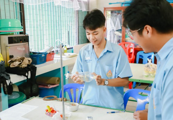 ภาพกิจกรรม   คณะวิทยาศาสตร์และเทคโนโลยี จัดค่ายวิทยาศาสตร์สัญจร ปีการศึกษา 2566  โรงเรียนคลองลานวิทยา