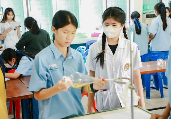 ภาพกิจกรรม   คณะวิทยาศาสตร์และเทคโนโลยี จัดค่ายวิทยาศาสตร์สัญจร ปีการศึกษา 2566  โรงเรียนคลองลานวิทยา