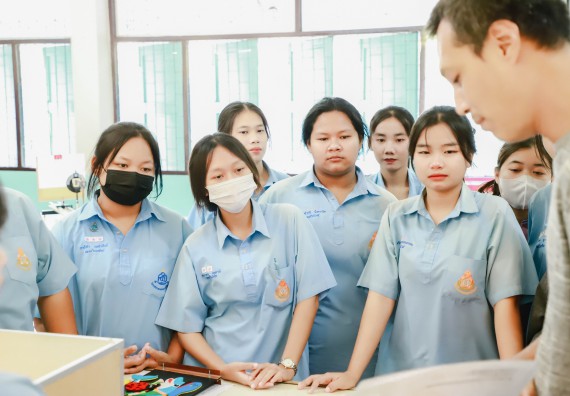 ภาพกิจกรรม   คณะวิทยาศาสตร์และเทคโนโลยี จัดค่ายวิทยาศาสตร์สัญจร ปีการศึกษา 2566  โรงเรียนคลองลานวิทยา