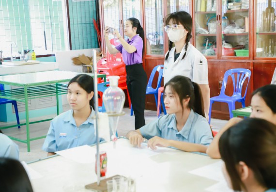 ภาพกิจกรรม   คณะวิทยาศาสตร์และเทคโนโลยี จัดค่ายวิทยาศาสตร์สัญจร ปีการศึกษา 2566  โรงเรียนคลองลานวิทยา