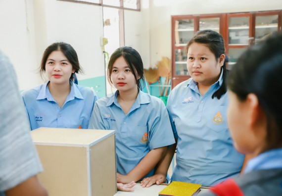 ภาพกิจกรรม   คณะวิทยาศาสตร์และเทคโนโลยี จัดค่ายวิทยาศาสตร์สัญจร ปีการศึกษา 2566  โรงเรียนคลองลานวิทยา