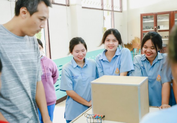 ภาพกิจกรรม   คณะวิทยาศาสตร์และเทคโนโลยี จัดค่ายวิทยาศาสตร์สัญจร ปีการศึกษา 2566  โรงเรียนคลองลานวิทยา