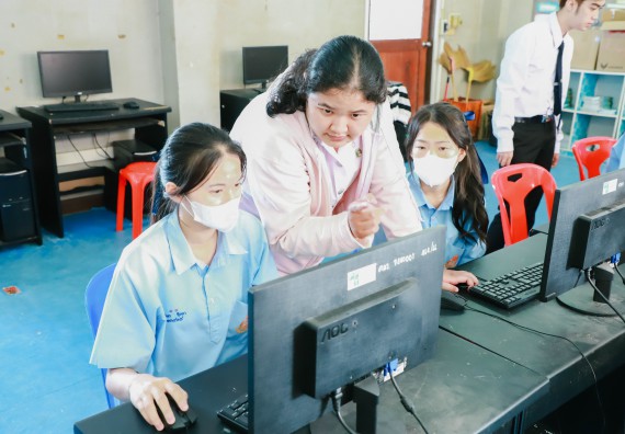 ภาพกิจกรรม   คณะวิทยาศาสตร์และเทคโนโลยี จัดค่ายวิทยาศาสตร์สัญจร ปีการศึกษา 2566  โรงเรียนคลองลานวิทยา