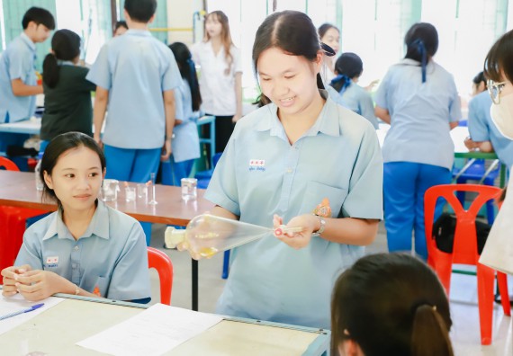 ภาพกิจกรรม   คณะวิทยาศาสตร์และเทคโนโลยี จัดค่ายวิทยาศาสตร์สัญจร ปีการศึกษา 2566  โรงเรียนคลองลานวิทยา