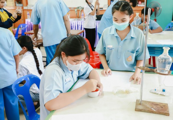 ภาพกิจกรรม   คณะวิทยาศาสตร์และเทคโนโลยี จัดค่ายวิทยาศาสตร์สัญจร ปีการศึกษา 2566  โรงเรียนคลองลานวิทยา