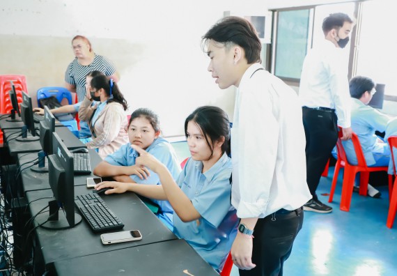 ภาพกิจกรรม   คณะวิทยาศาสตร์และเทคโนโลยี จัดค่ายวิทยาศาสตร์สัญจร ปีการศึกษา 2566  โรงเรียนคลองลานวิทยา